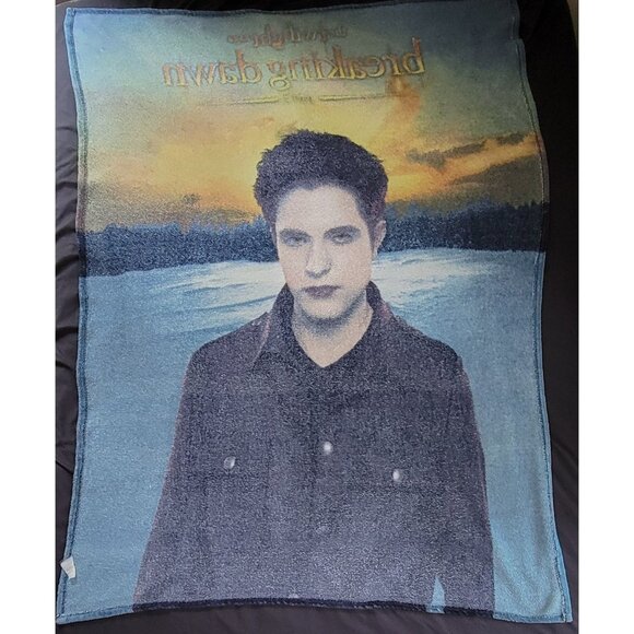 Official Twilight Saga Breaking Dawn Part 2 Fleece Throw - Picture 2 of 9